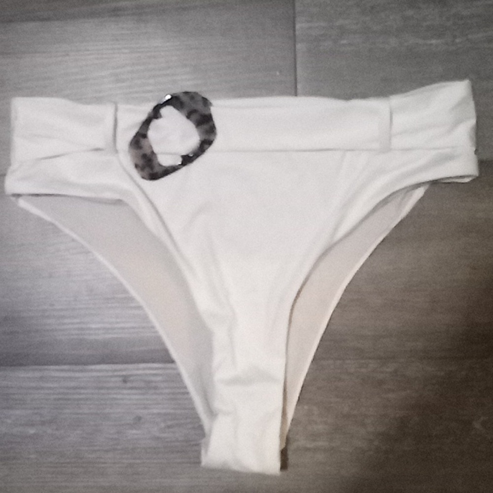🌁 NWT: AMARELLE SWIMWEAR; BELTED,HIGH WAISTED, BIKINI BOTTOM (ONLY)!